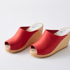 Maguba peep toe red leather wedge wooden clogs 40 Anthropologie free people boho